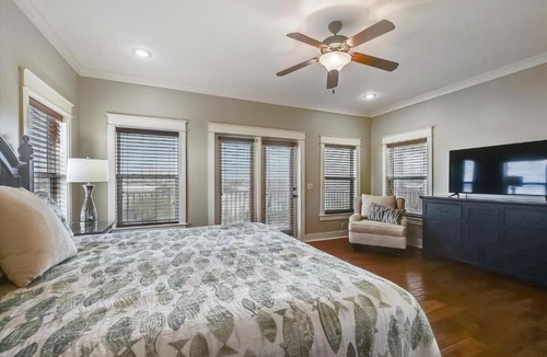 Silver Sands Beach House | 4120 Utes Street - Salty Beach by Vacations Perfected