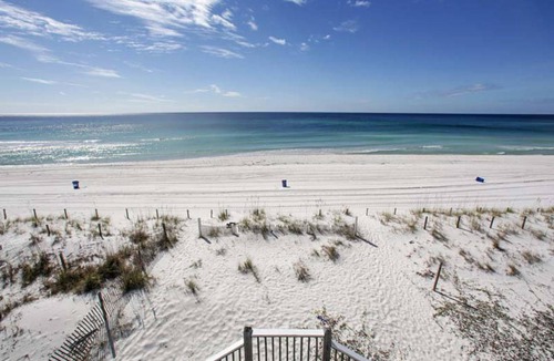 Crescent Beach House | 418 m² House ∙ 5 bedrooms ∙ 16 guests