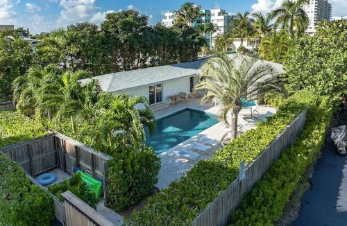 Dolphin Isles House | 44 Canal Home With Heated Pool & Free Dock
