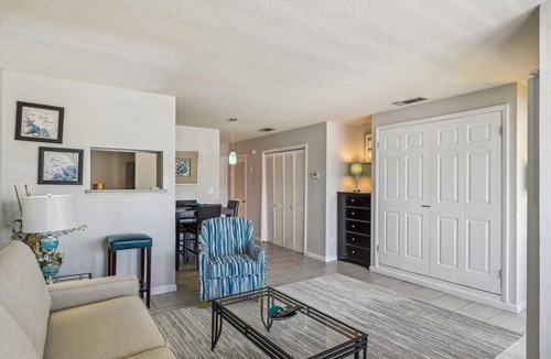 Holiday Isle Condo | 44 m² Condo ∙ 4 guests