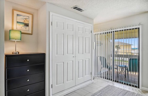Holiday Isle Condo | 44 m² Condo ∙ 4 guests