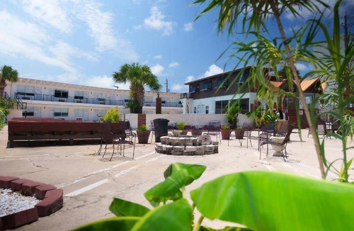 Panama City Beach Hotel | 46 m² Hotel ∙ 8 guests