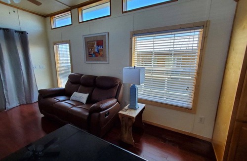 Historic Downtown Apalachicola Boat Rental | 46 m² Houseboat ∙ 1 bedroom ∙ 2 guests