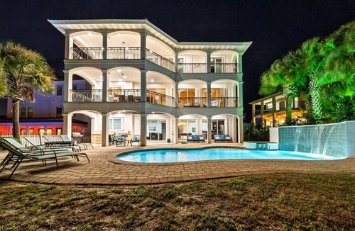 Fort Walton Beach - Destin House | 465 m² House ∙ 6 bedrooms ∙ 24 guests