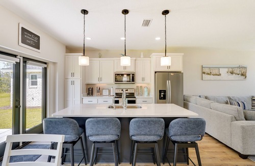 Cedar Grove House | 4BR Coastal Escape, Corporate Stays, Sleeps 12