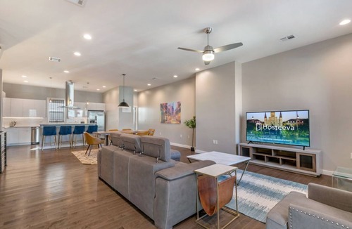 Mid-City House | 4BR Modern Townhouse in Mid City