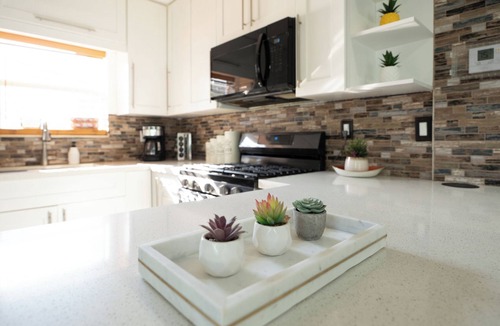 Driftwood House | 4BR Saltwater Pool · Ping-Pong & Outdoor TV Lounge