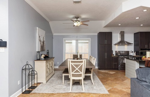 League City House | 4BR Spacious Home w Firepit, Grill & Parking