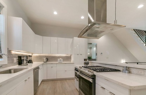Mid-City House | 4BR Townhouse in Bienville Villas