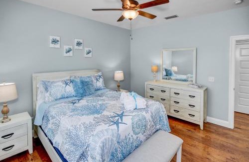 Hollywood Beach House | 5 Bed, 5 Bath Beach Home/Only a 3 Minute Walk To The Beach! SLEEPS 12