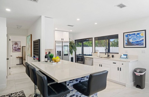 Boca Raton House | 5 bed heated salt pool and spa in West Boca Raton