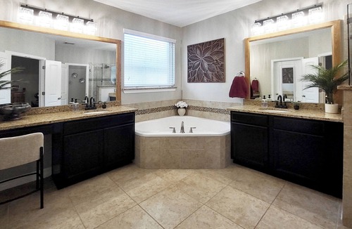 Georgetown Bed & Breakfast | 5-bedroom Elegant Home in Tranquil Georgetown for Workgroups and Families
