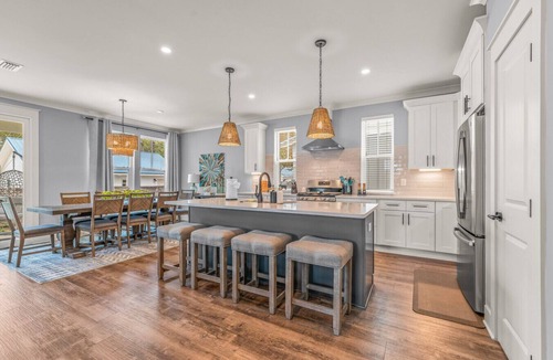 Navarre House | 5 bedroom home on sound side