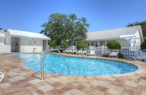 Clipper Cove House | 5 Bedrooms/4 Baths/Sleeps 14/5 minutes to the Beach/Steps to the Pool.