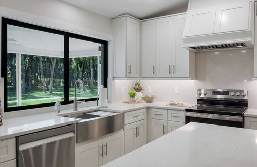 Central Naples House | 5 bedrooms, Pool, Fully Renovated Estate, 2.5 acres, 15min from Beach Naples FL