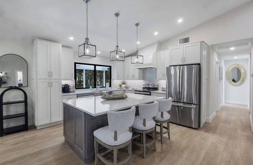 Central Naples House | 5 bedrooms, Pool, Fully Renovated Estate, 2.5 acres, 15min from Beach Naples FL