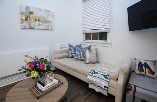 Faubourg Marigny Bed & Breakfast | 5 BR - Sleeps 8! Steps from Bourbon Street!
