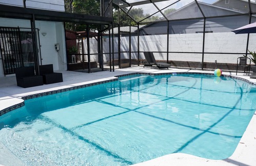 Orlando House | 5 ⭐⭐⭐⭐⭐ Lux 4BD, Sleeps 10, Mins to D/T, Golf, UCF