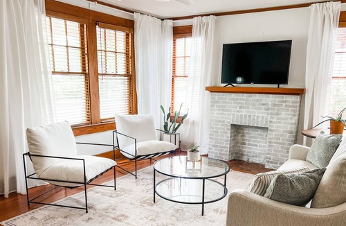 East Hill House | 5 Star Luxury Retreat 3BR East Hill Premium Rental