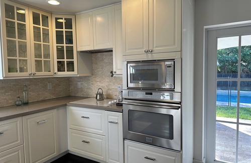 Boca Raton House | 5 Star! Prime Location, Salt Water Heated Pool, Beautiful Kitchen