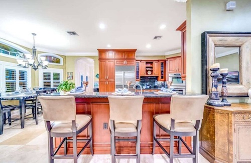 Victoria Park House | 50% off 5BR Luxury Mins to Las Olas, Shops & Beach