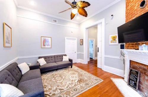 Seventh Ward Apartment | 5BR Historic Claiborne Home w/Pool & Courtyard — 6 Blocks to French Quarter