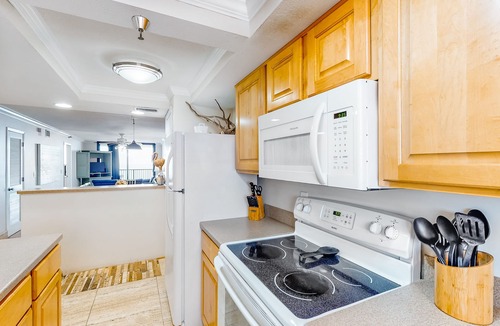Navarre Beach Condo | 5th Floor Gulf-Front Condo In Navarre Beach with Shared Pool