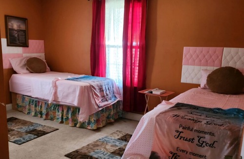 Brandon House | 6 Bedroom Comfortable Atmosphere