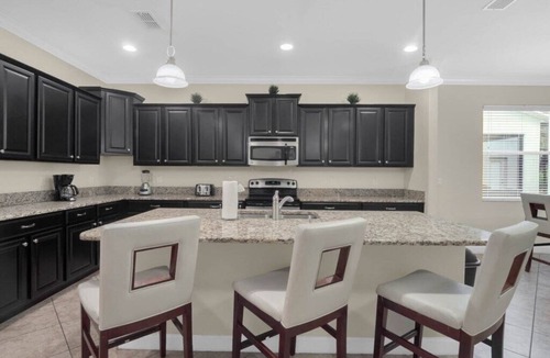 Lindfields House | 6 Bedrooms/5 Bathrooms/Paradise Palms (8937 CP)