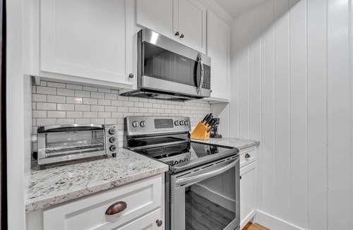 Cliffs of Seagrove House | 6 Bikes! 5-Min Walk to Beach! 2 Pools! Tennis Courts! Family Friendly!