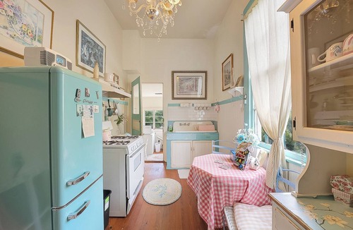 Metairie House | 6 BR/3BA Gorgeous, Historic, Charming, Trolley, French Quarter, Sleeps 12