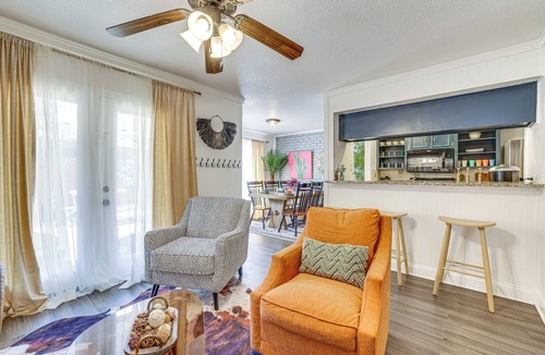 West Arlington Apartment | 6 Mi to At&t Stadium! Texan-themed Townhome