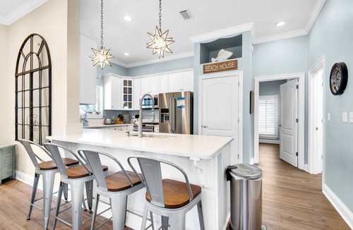 Clipper Cove House | ✨6-Seat Golf Cart-4 Blocks to Beach-Cozy Neighborhood-Two Friends from Colorado✨