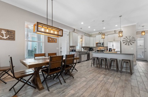 Emerald Waters Village House | 6-Seat Golf Cart ~ Spacious Living Area ~ Private Balcony ~ Community Pool