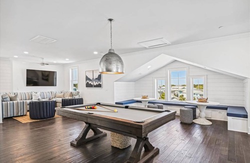 Sunnyside House | 607 m² House ∙ 8 bedrooms ∙ 38 guests