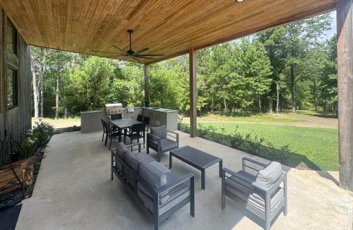 Burkeville House | 65 Acres: Secluded 'Avian Acres' Cabin w/Pool!