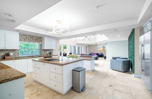 Miami Shores House | 6BR Spacious Miami Shores, Private Pool, Home Cinema, Grill