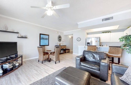 Navarre Beach Condo | 6th-floor open condo with great views - close to dining