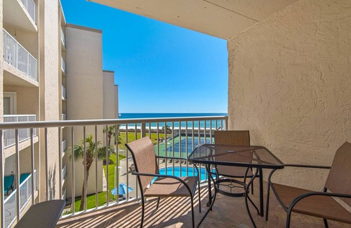 Holiday Isle Condo | 70 m² Condo ∙ 1 bedroom ∙ 4 guests