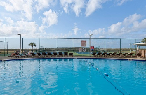Holiday Isle Condo | 70 m² Condo ∙ 1 bedroom ∙ 4 guests