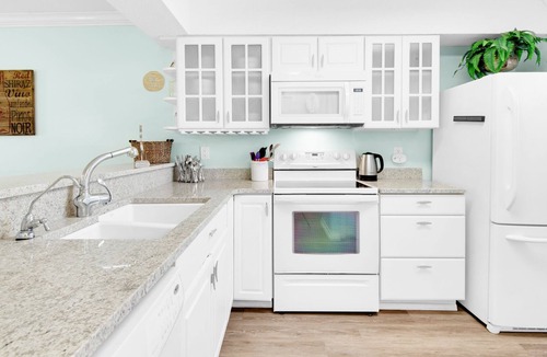Miramar Beach House | 🏖700 Yards 2 Beach-NEW Flooring-Porch+Balcony-Pool-2BR Summerhouse #7🏖
