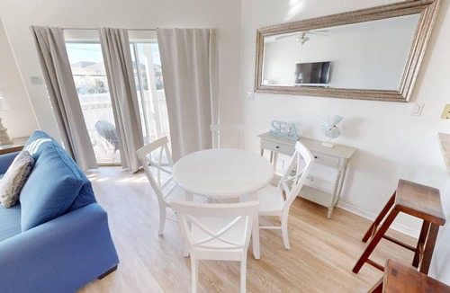 Holiday Isle Condo | 74 m² Condo ∙ 1 bedroom ∙ 6 guests