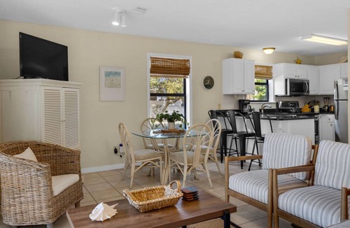 Seagrove Beach Apartment | 78 m² Apartment ∙ 2 bedrooms ∙ 7 guests