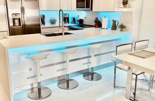 Hollywood South Central Beach Apartment | 79-A Free Parking! ★ Luxury Hollywood Beachfront Condo