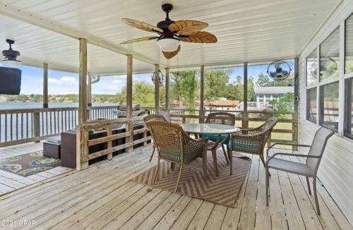 Thomas Drive House | 79 m² House ∙ 2 bedrooms ∙ 8 guests