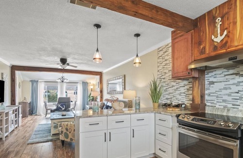 Silver Sands Beach Condo | 7904 Surf Dr #7 | 2 Bed, 1 Bath