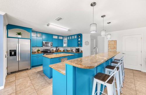 Vilano Beach House | 7BD 6BA, Pool&Spa, Walk to Beach, PutPut, Dream Backyard, 10 min. to Downtown!