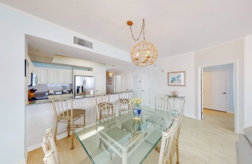 Navarre Beach Condo | 7th Floor Gulf-Front Condo w/Views, Close To Local Restaurants