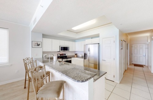Navarre Beach Condo | 7th Floor Gulf-Front Condo w/Views, Close To Local Restaurants