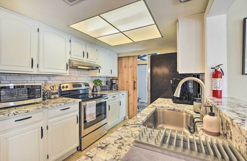 Bradenton Cottage | 8 Mi to Beaches: Bradenton Home w/Poolside Oasis!